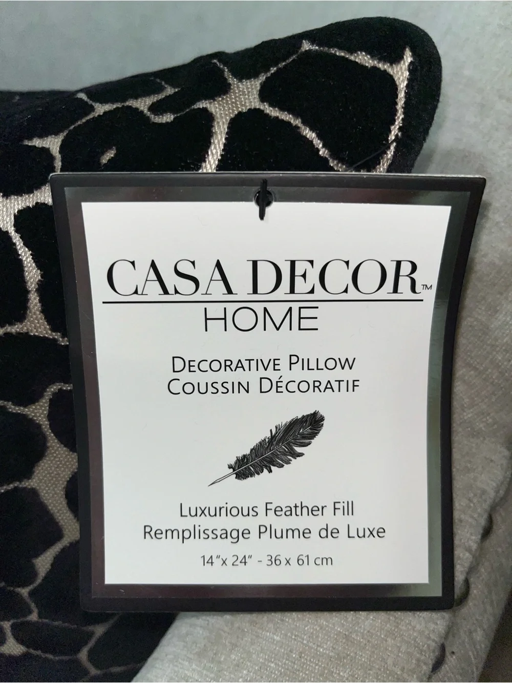 2-NWT CASA DECOR CUT VELVET LEOPARD DESIGN DECORATIVE PILLOWS